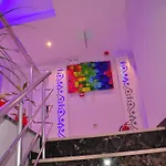 Hotel Aura Boutique Side