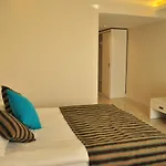 Hotel Aura Boutique 3*