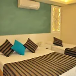 فندق Aura Boutique 3*