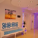 Aura Boutique فندق 3*