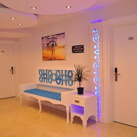 Hotel Aura Boutique 3*