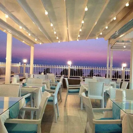 Hotel Aura Boutique Side