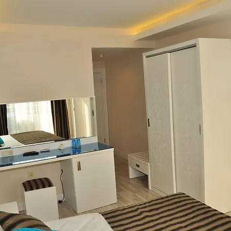 Aura Boutique 3* Side