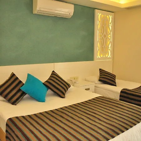 Hotel Aura Boutique 3*