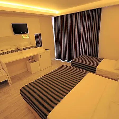 Hotel Aura Boutique 3*