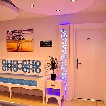 Hotel Aura Boutique Side