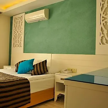 Hotel Aura Boutique 3*