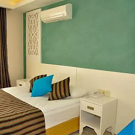 Hotel Aura Boutique 3*