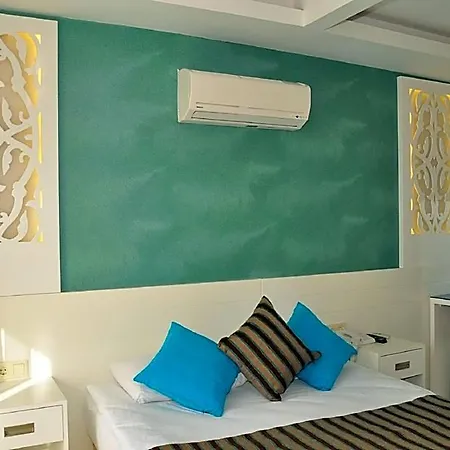 Aura Boutique 3*