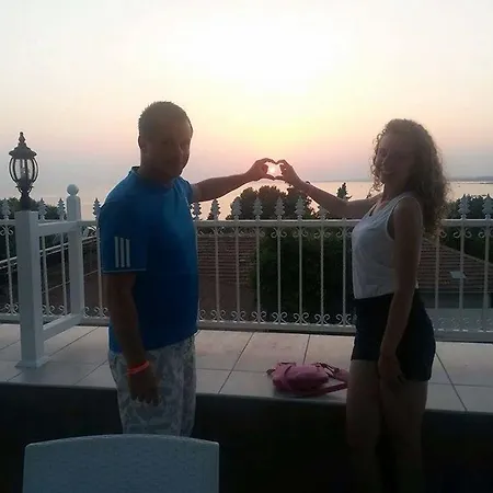 Aura Boutique 3* Side