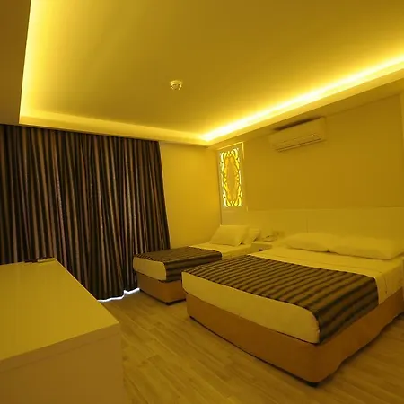 Aura Boutique 시데