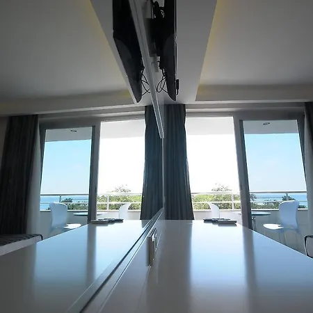 Отель Aura Boutique 3*